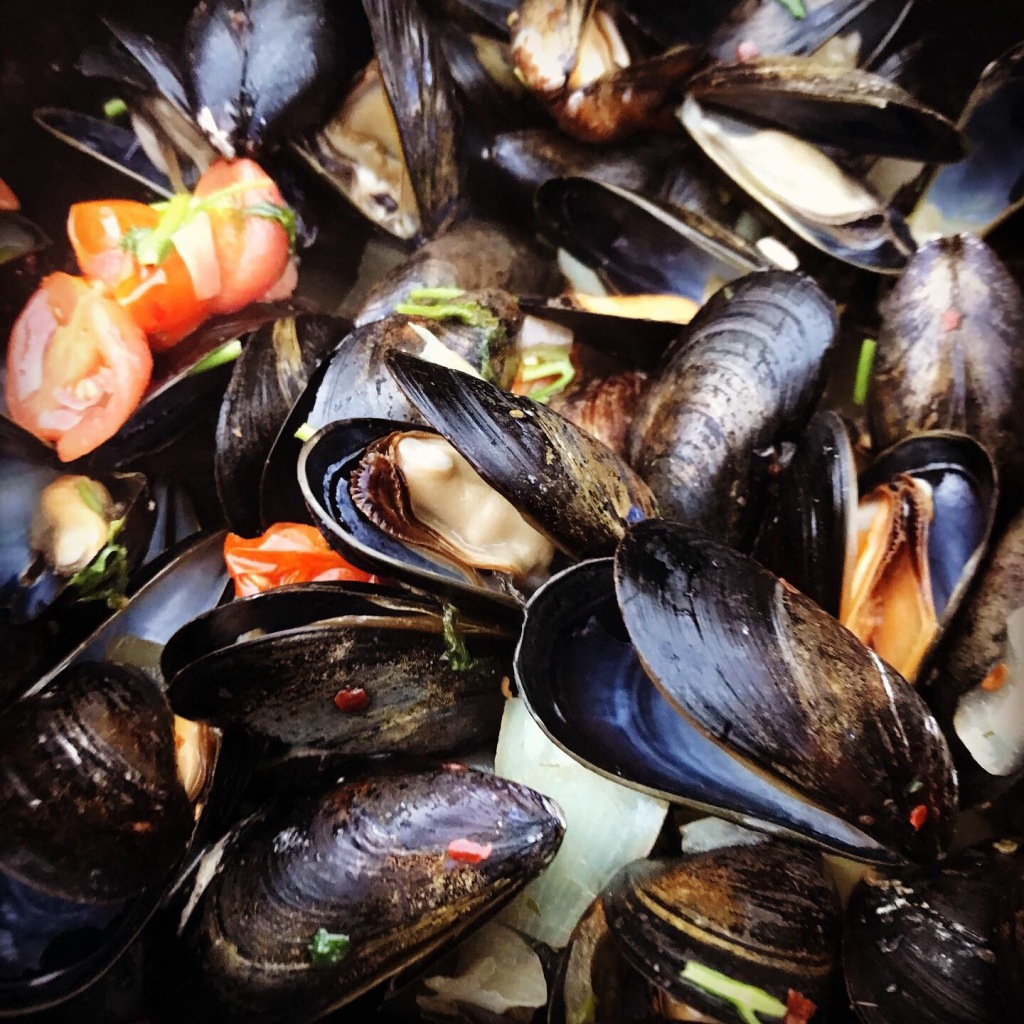 Spicy Southwestern Mussels